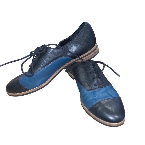 Kate Spade “Saturday” Two Toned Oxford Shoe - Picture 7 of 11